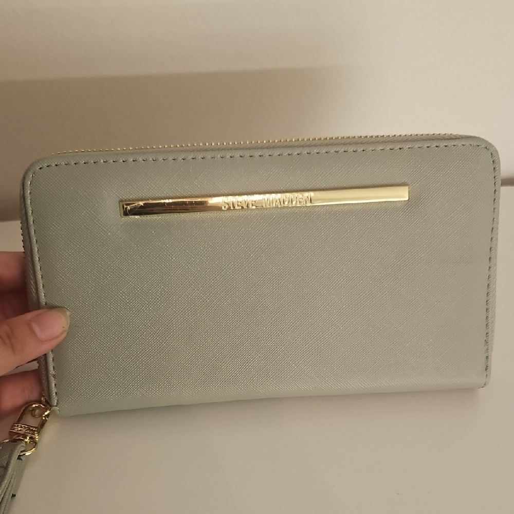 Steve Madden Green Wallet with Gold Hardware
